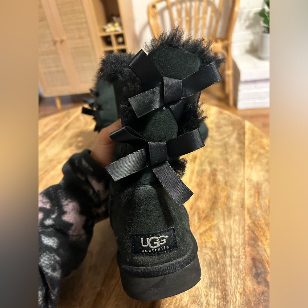 UGG Women's Bailey Bow II Slip On Sheepskin Lining Mid-Calf Boot - Black